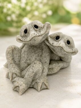 Vintage Quarry Critters Fric & Frac Frog Figurine Second Nature Design 2000